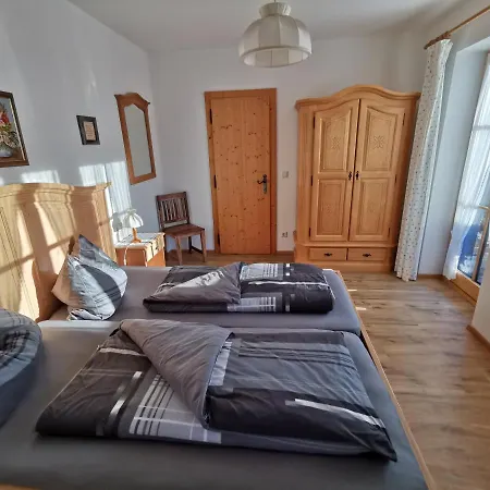 1 Kofler Apartment *